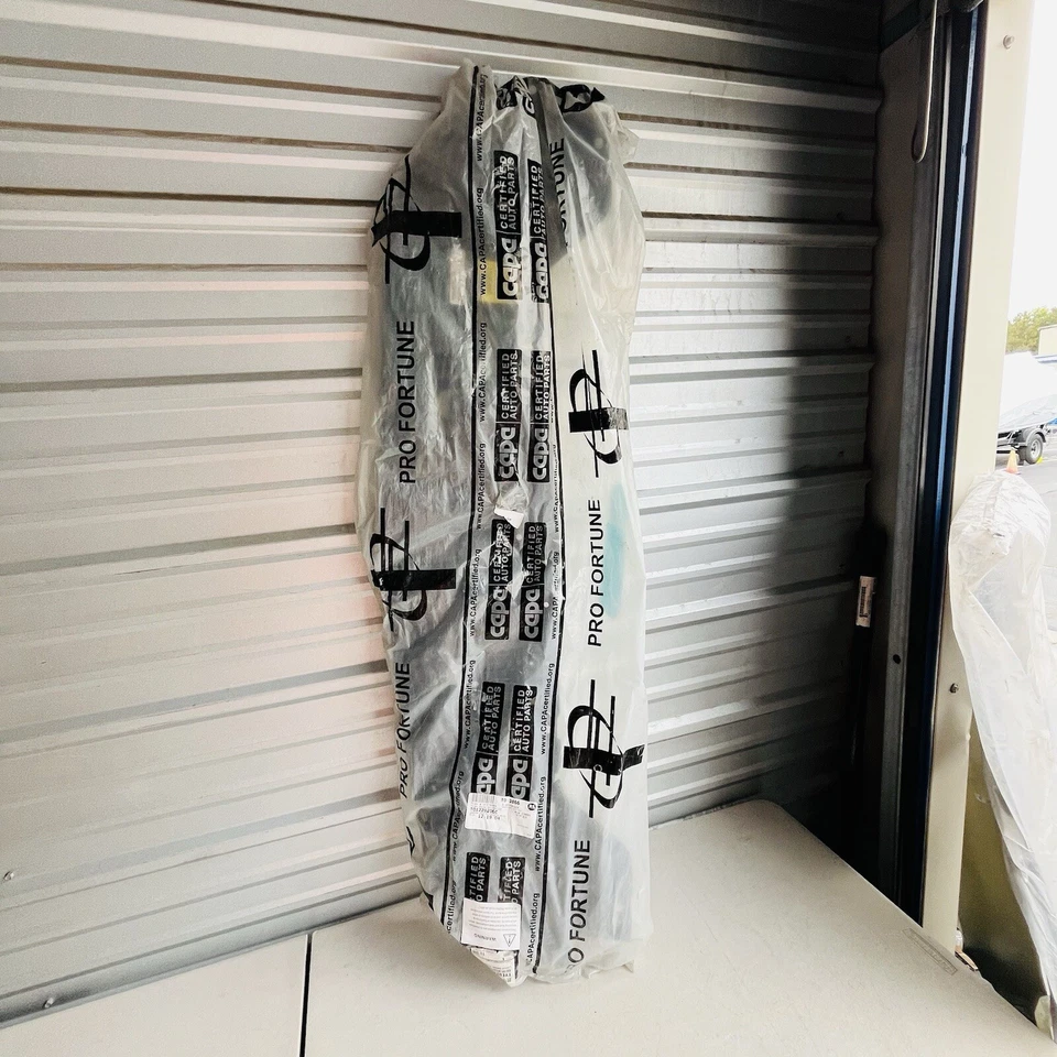 Protector contra salpicaduras del motor delantero Toyota Prius 2012-2015 TO1228206C nuevo Foto 4 de 4