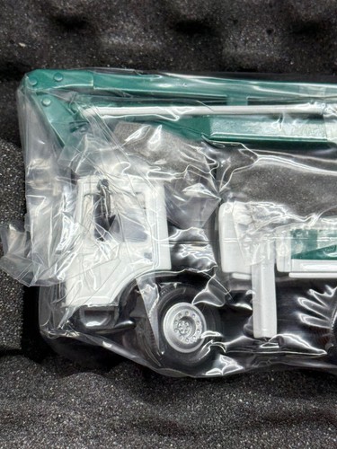 Vintage 1990’s SCHWING America Inc Truck Mounted Concrete Pump White Green NEW - Picture 3 of 14