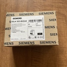 SIEMENS 5SJ4 303-8HG42  3 POLE Circuit Breaker 5SJ4 303-8HG42 New Un-Used