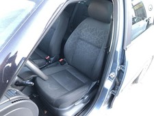 Skoda Fabia II 2 Typ 5J Sitz vorn links Fahrersitz OHNE Heizung Stoffsitz