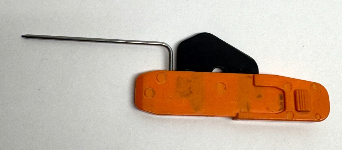 Vintage PASSAP KNITTING MACHINE ORANGE STRIPPER DM80 E6000 TOOLS