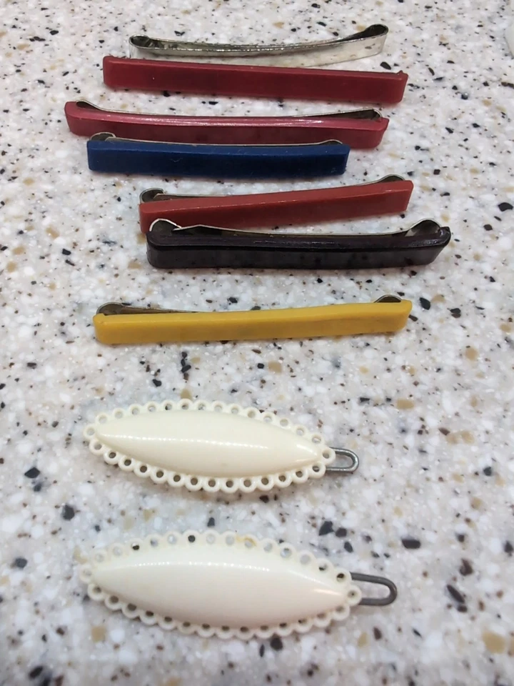 Lot of 62 Vintage Hair Barrettes, Accessories, Kids Mirror (Bows,Flowers) - Image 3 of 4