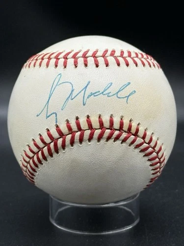 Greg Maddux signed National League baseball JSA COA ball auto autograph
