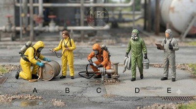 Hazmat Worker Sealing Leaking Container Scale Model Figures 1:87 & 1:64