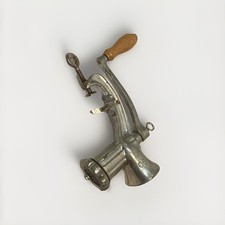 alter massiver Guß Fleischwolf Nr. 50 mechanisch