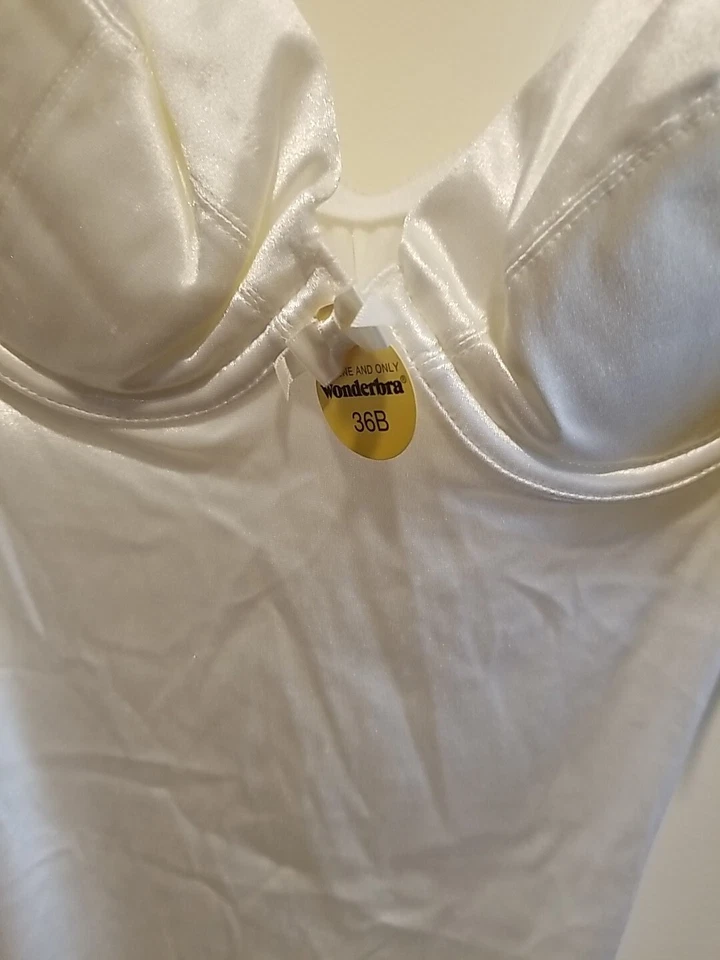 Sutiã Wonderbody cetim branco push-up novo com etiquetas 36B Eva Herzigova década de 1990 - Imagem 4 de 4