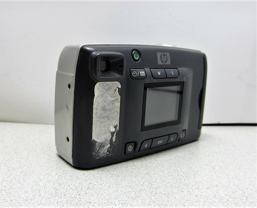 HP PhotoSmart 320 2.1MP 4x Digital Zoom Camera - Picture 4 of 10