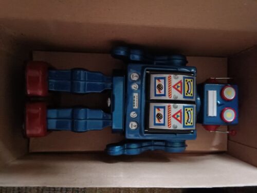 Space Toy Robot 2000 B/O Robot Rare Top Dome Lighted Version MINT IN BOX - Picture 2 of 4