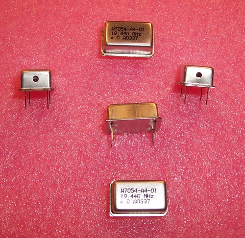 QTY (10) 19.44MHz FULL SIZE 5V TCXO OSCILLATORS W7054-A4-19.440MHz - 第 1/2 張圖片