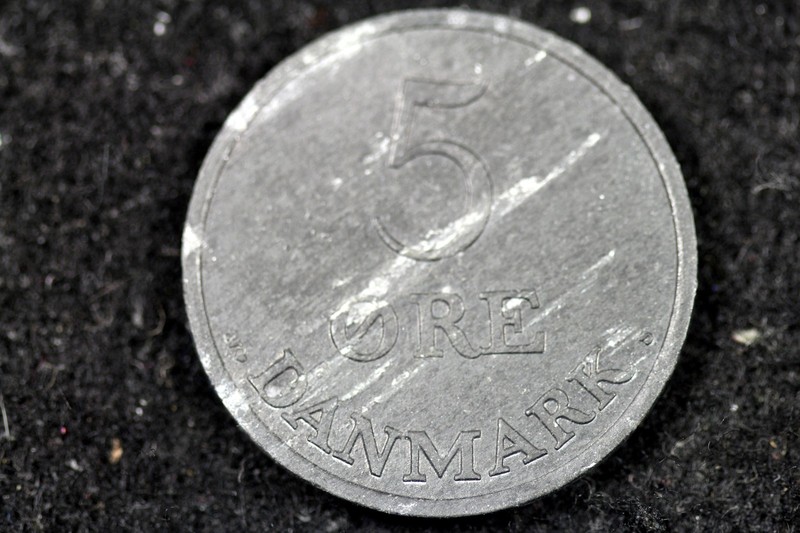 1950 - DENMARK 5 ORE ZINC SCARCE!!  #H18083