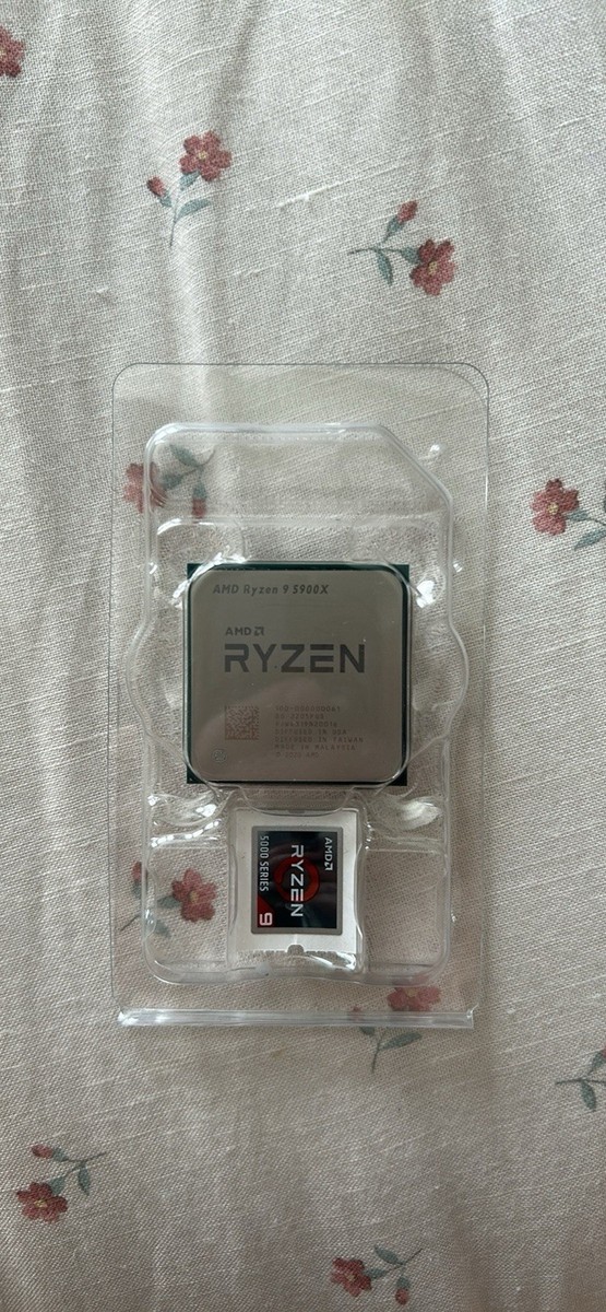 AMD Ryzen 9 5900X Desktop Processor 12-Core 24-Thread 100