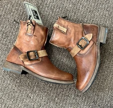 New Frye Vicky Artisan back zip up moto boots Size 7