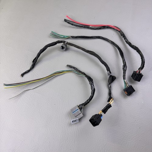 2010-2015 Cadillac SRX Tailgate Liftgate Gate Door Control Module Wiring Plugs - Picture 15 of 15