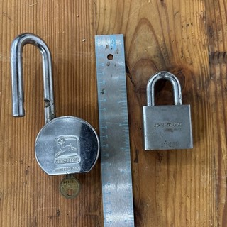 Vintage JOHN DEERE Padlock w/ 1 key Heavy Duty Bonus John Deere Padlock no key