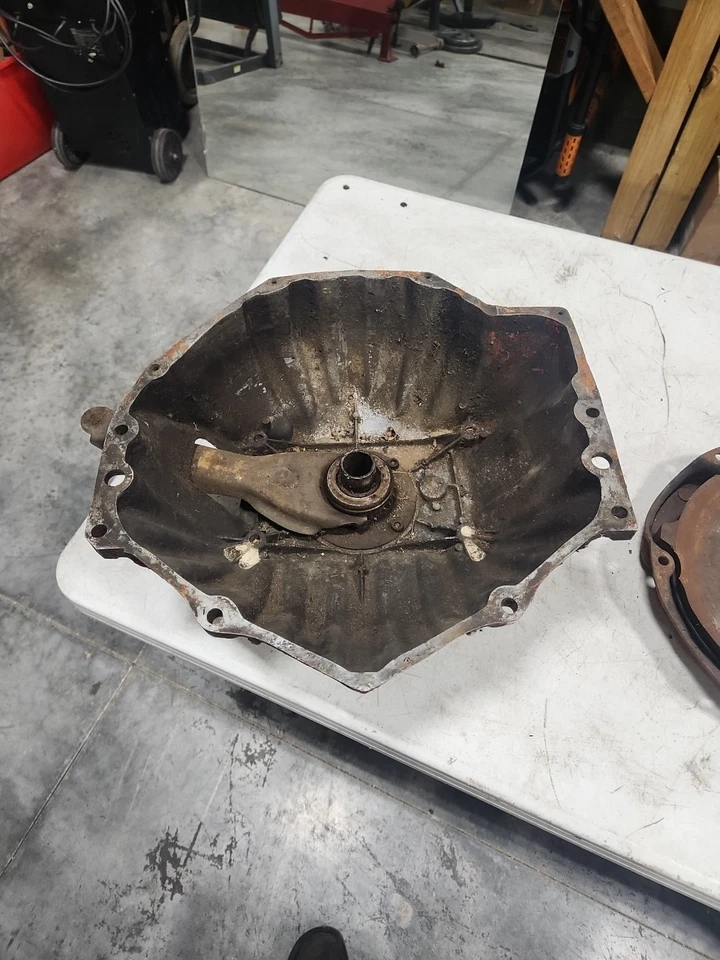 Adaptadores avanzados Jeep de 4 velocidades a Chevy de bloque pequeño con carcasa de embrague/campana  Foto 4 de 4