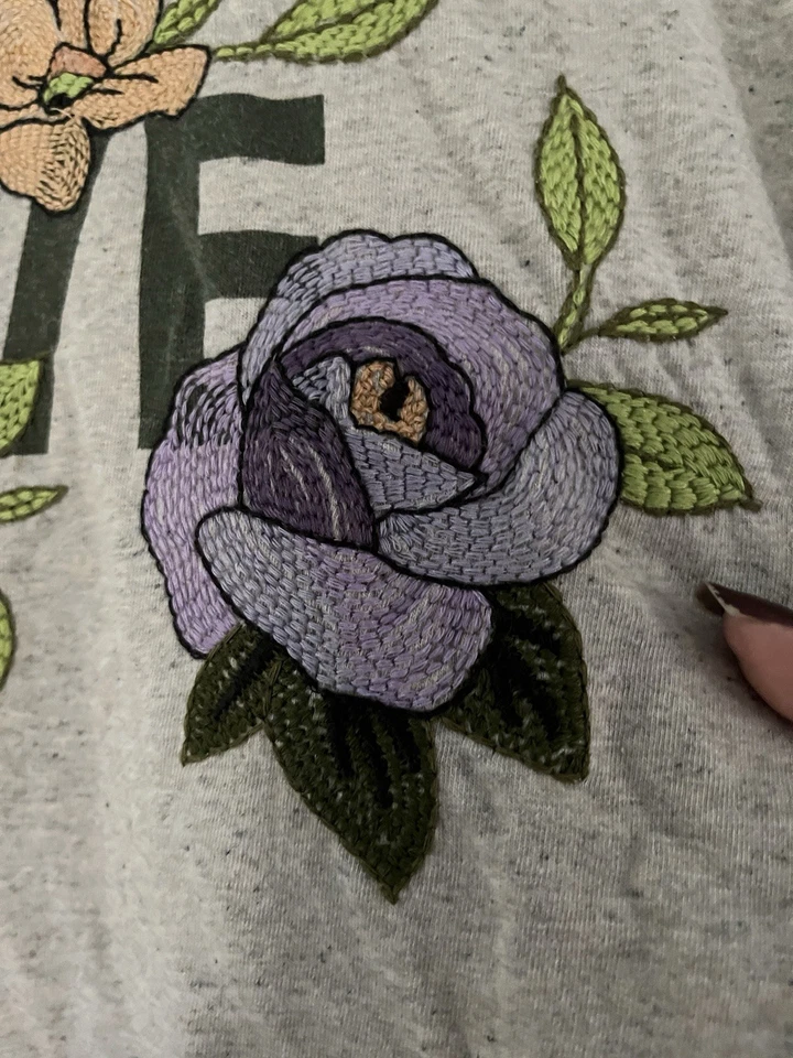 Per Una Marks & Spencer Ladies Size 16 Love T Shirt Embroidered Asymmetric Hem - Image 3 of 4