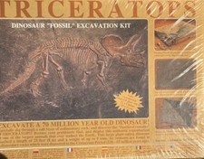 Expedition Triceratops Dinosaur Fossil Skeleton Excavation Kit Item 834 - Sealed