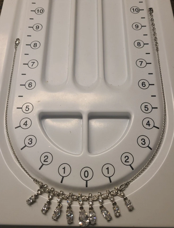 Collar Carolee Declaración Formal Circonita cúbica 16"+ 2" Tono Plata Foto 4 de 4