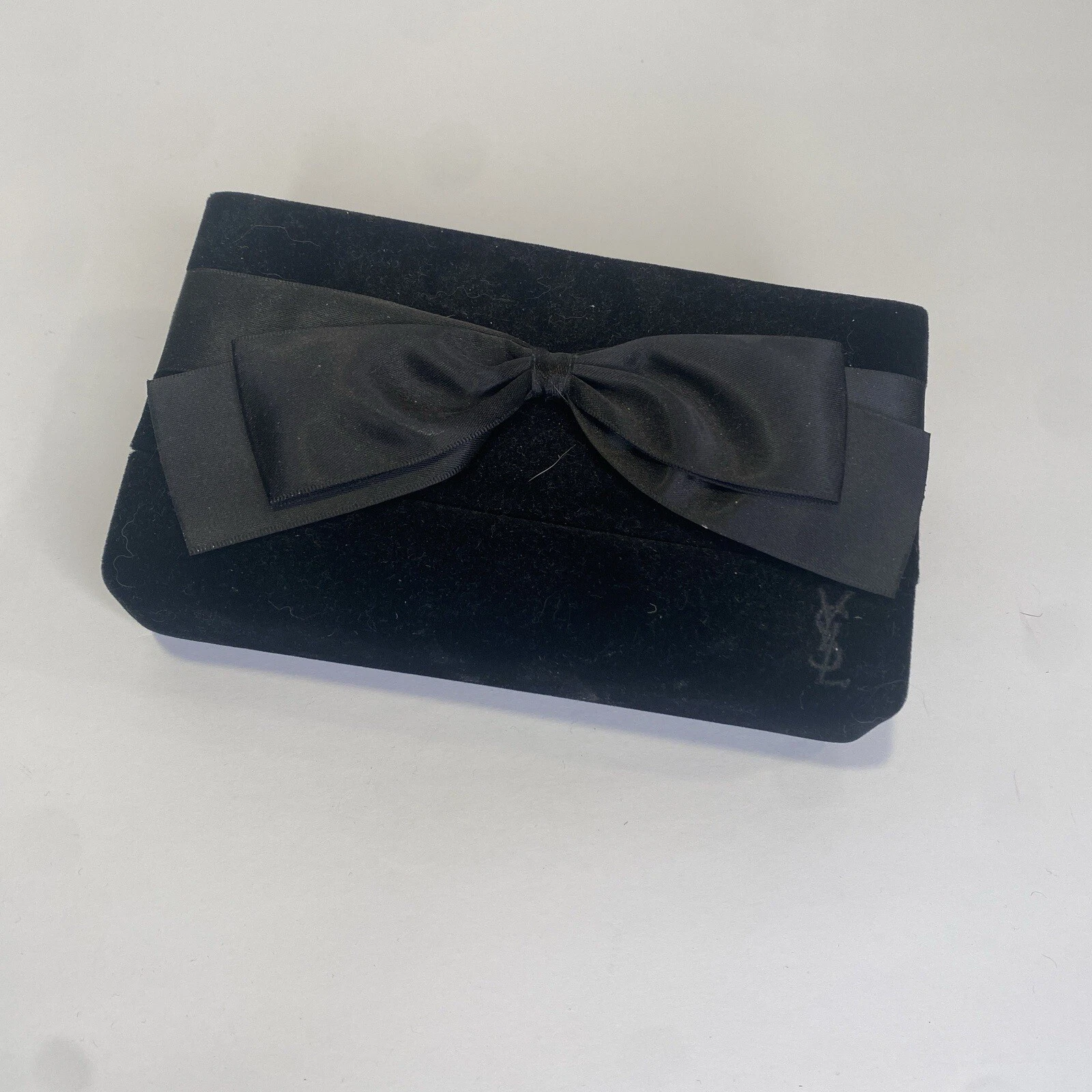 YSL Velvet 2008 Holiday Box avec nœud satiné JAMAIS UTILISÉ fard à paupières et crème pour les lèvres