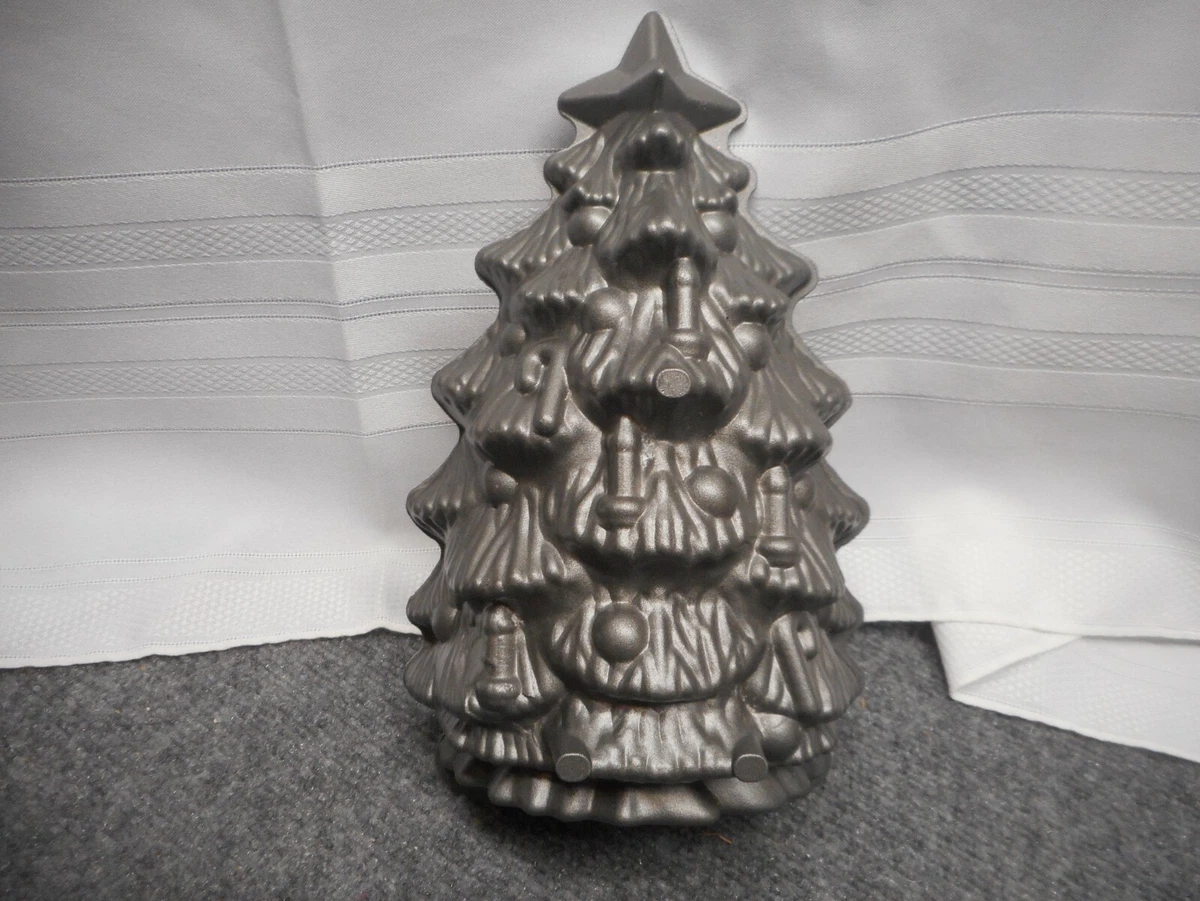Nordic ware top christmas tree pan