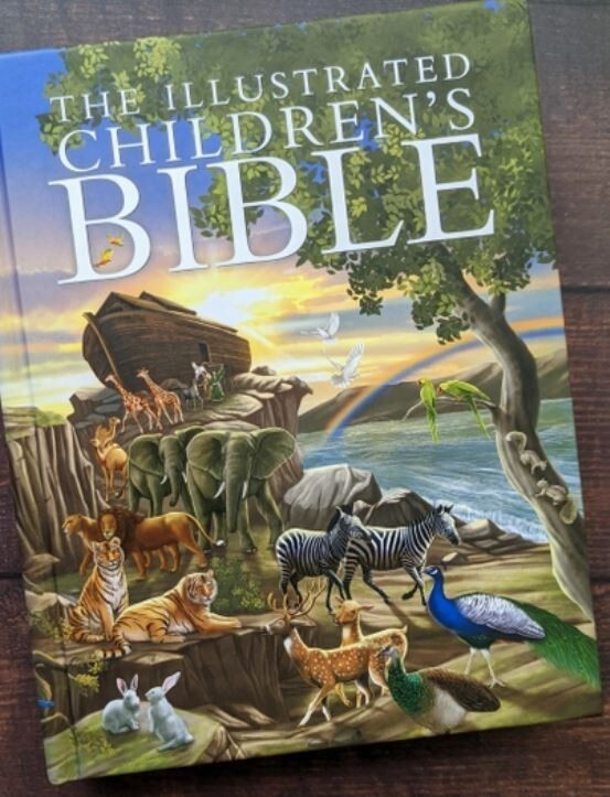 The Illustrated Children's Bible by Parade Publishing North Hardcover Book - NEW