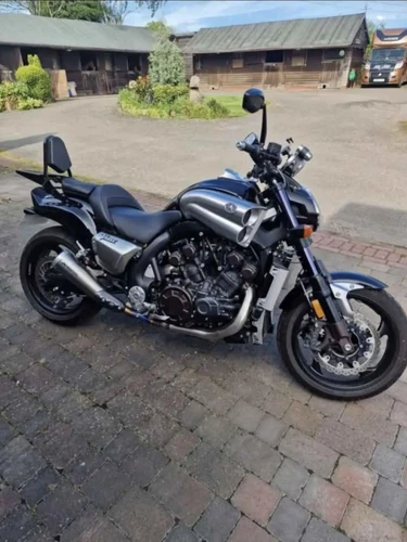 YAMAHA VMAX 1700