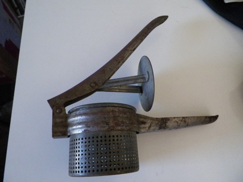 FRUIT TOMATO HANDHELD CRUSHER - Picture 3 of 3