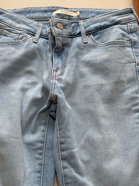 Levi s blue denim jeans 711 skinny pants Size 26 summer spring fall holidays