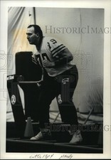1993 Press Photo Packer Tony Mandarich working out after suffering concussion.