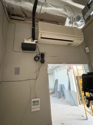 Mitsubishi Electric. Mr. SlimPKA-A12GA splitsystem heat/AC Unit