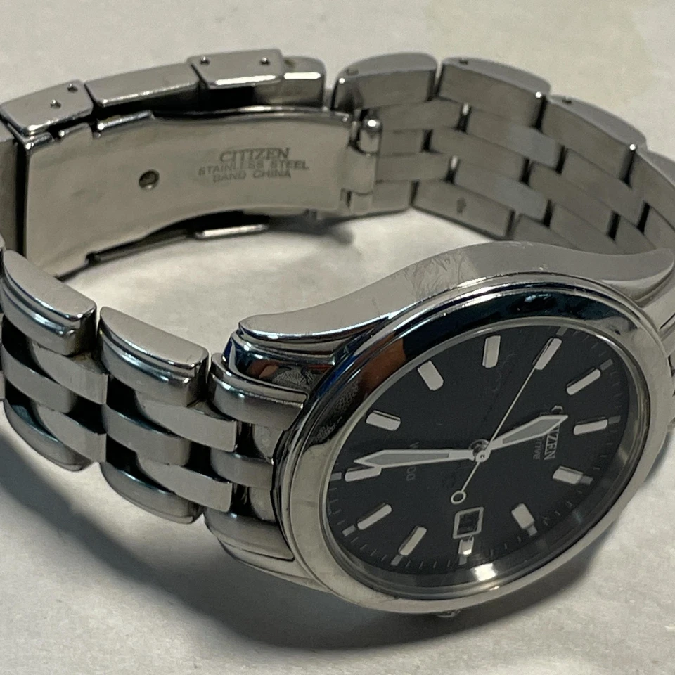 Relógio Citizen Eco-Drive masculino aço inoxidável WR100 Japão E111 *REPARO DE PEÇAS LENTAS - Imagem 4 de 4