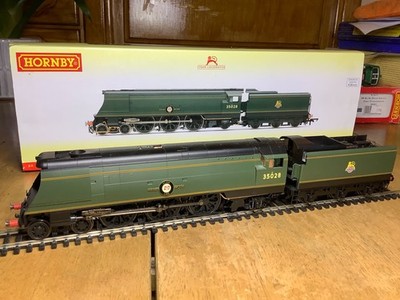 Hornby R3436 BR Green 4-6-2 Merchant Navy Class 35028 Clan Line DCC Fitted