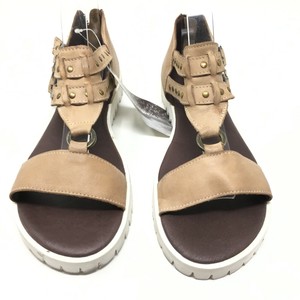 tan flatform sandals