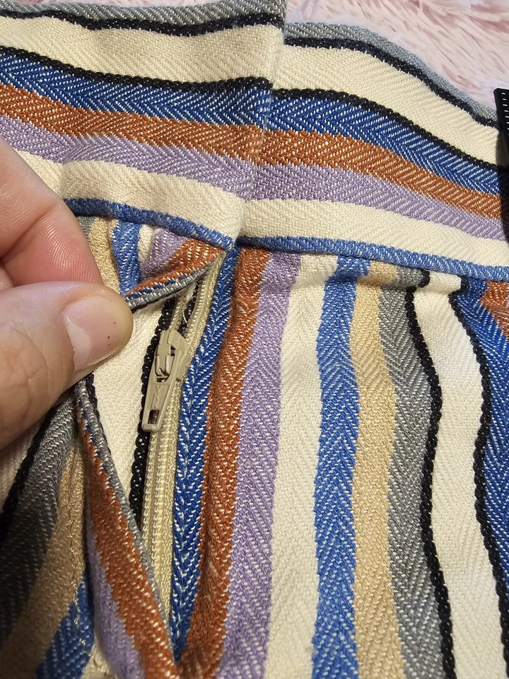 Pantalones Cortos Ann Taylor LOFT Mujer 00 Multicolor Rayas Tejido The Riviera Short Foto 4 de 4