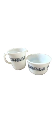 Pyrex Vintage Old Town Blue Onion Creamer And Sugar Bowl Set 