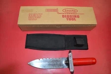 LESCHE Digging Tool & Sod Cutter With Sheath / Right Side Serrated Blade