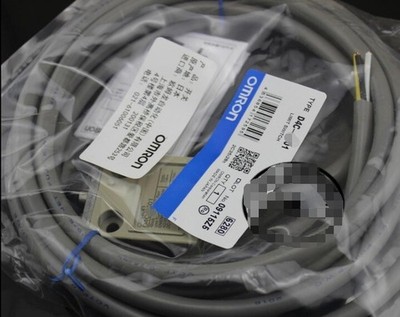 1PCS   D4C-4301 D4C4301 Limit Switch -New Free Ship #wd
