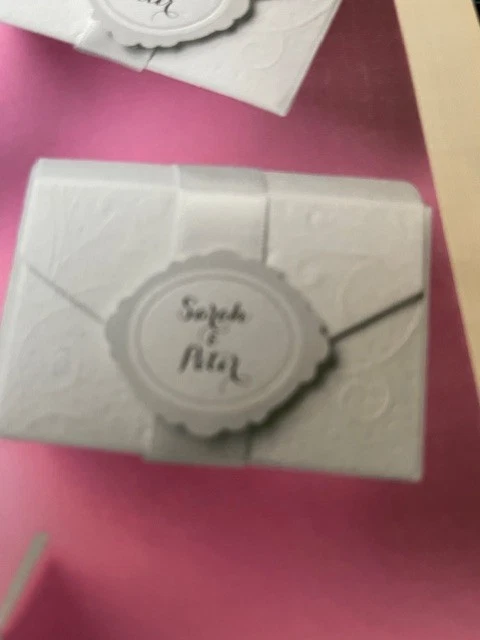 Kit de caja de favoritos con patrón blanco BRIDES® (cajas, cintas y etiquetas imprimibles) Foto 3 de 4