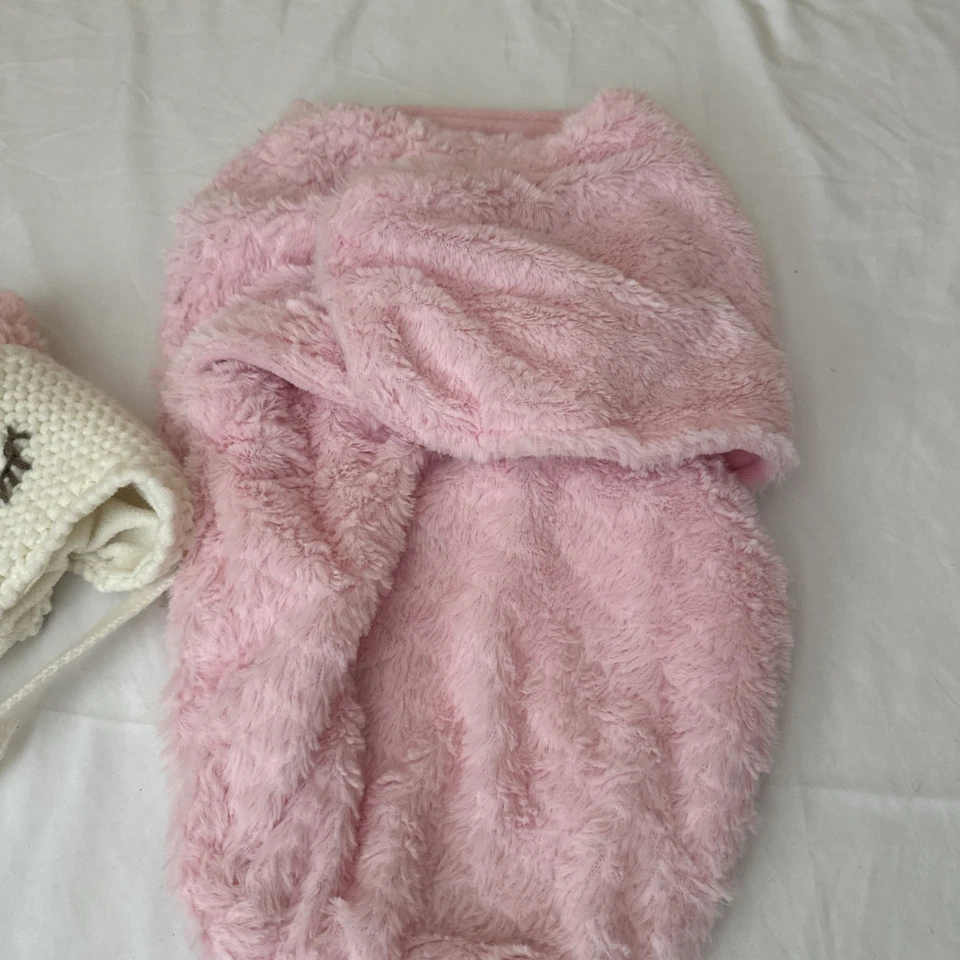 Manta y lindo sombrero Beyond Kids saco swaddler rosa Foto 3 de 4