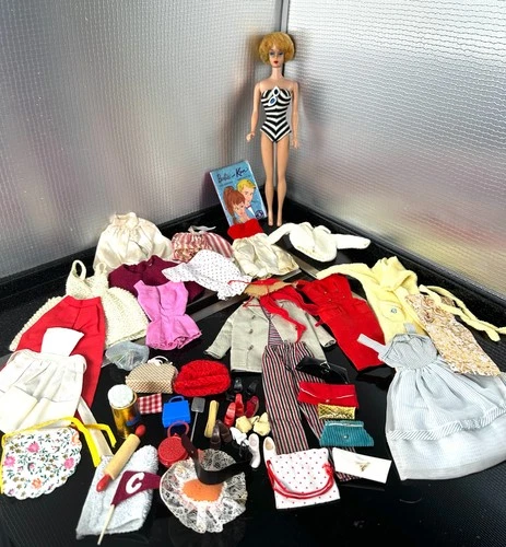 1961? Vintage Bubble Cut Barbie w/ Original Outfit & Large Accessory Lot & Case