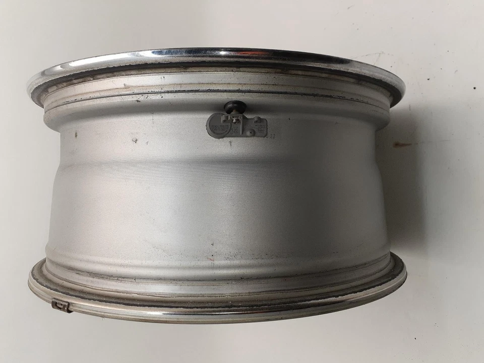 Used Wheel fits: 2013 Buick Lacrosse 18x8 7 spoke chrome opt Q52 Grade B - Image 2 of 4