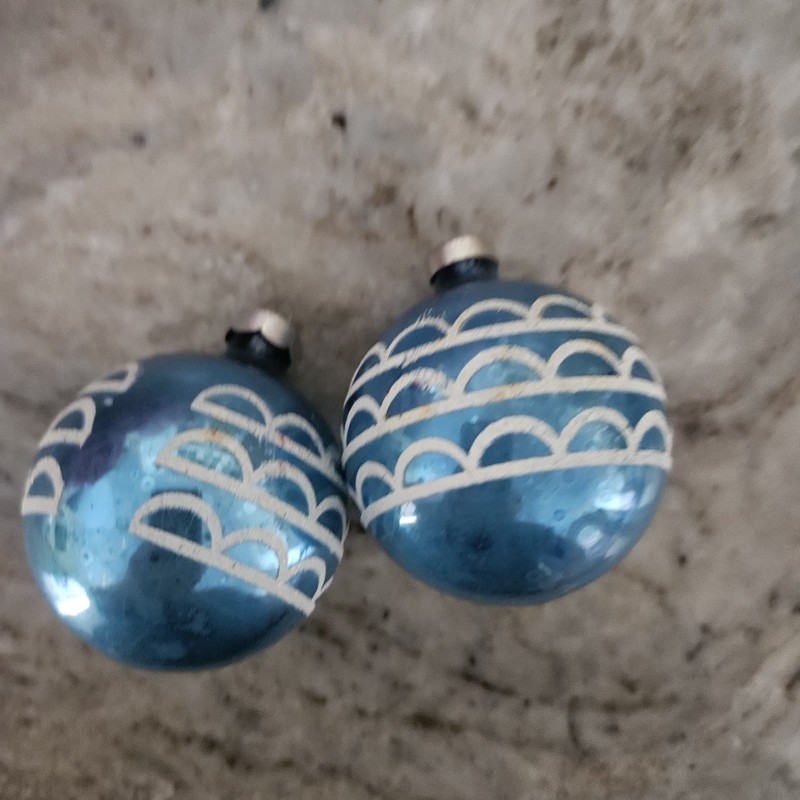 2 Rare Scalloped Antique Shiny Brite Glass Blue & White Glass Ornaments