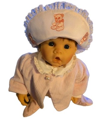 Lee Middleton Doll by Reva Schick w' Pink Outfit/Hat; Bonus 32x32 LM Blanket