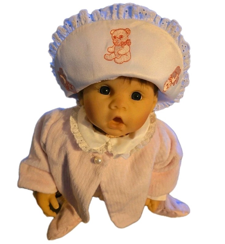 Lee Middleton Doll by Reva Schick w' Pink Outfit/Hat; Bonus 32x32 LM Blanket