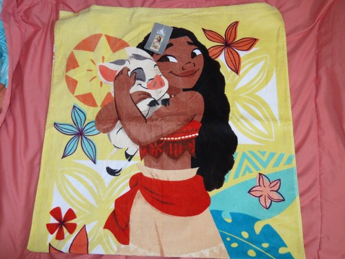 Disney Moana Pua Hei Hei Yellow Beach Towel - 第 1/3 張圖片