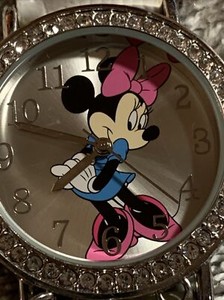 #434-Disney watch  #MIN031H14 Minnie Mouse W/charms