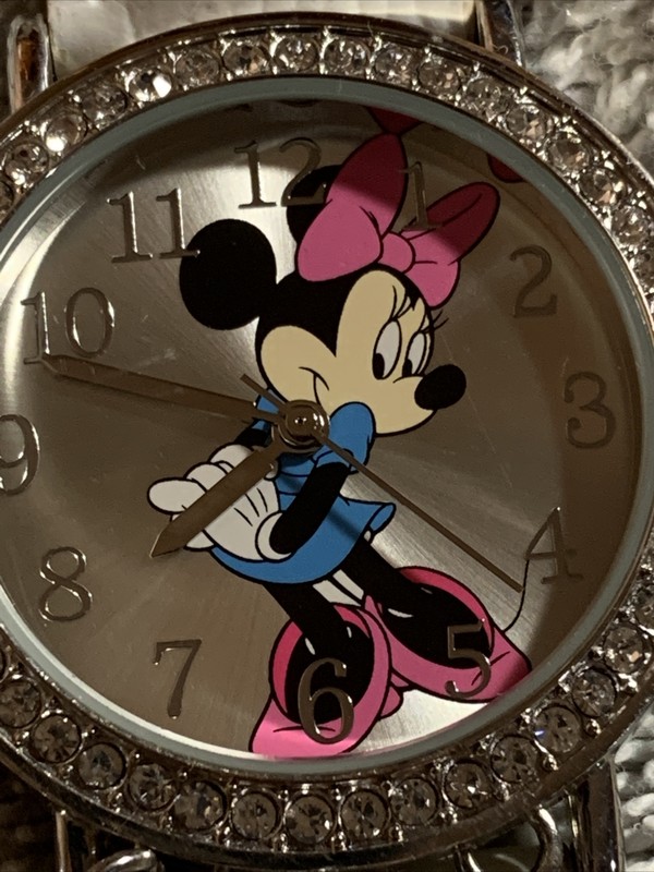 #434-Disney watch  #MIN031H14 Minnie Mouse W/charms