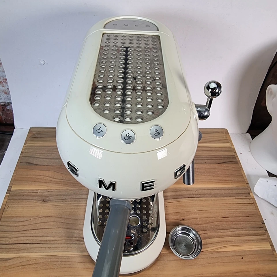 Smeg ECF02, photo 4 of 5