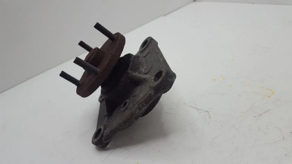 Кронштейн муфты вентилятора 3,5 л 1994 95 96 197 98 99 Mitsubishi Montero - Изображение 2 из 3