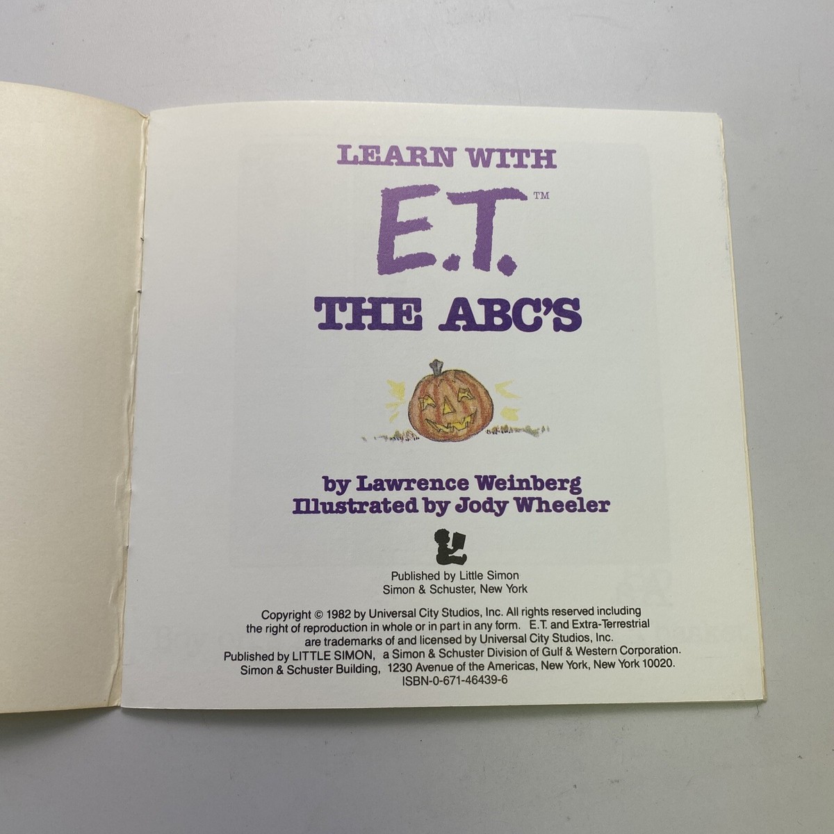 Learn with E.T. - The ABCs - Lawrence Weinberg | eBay